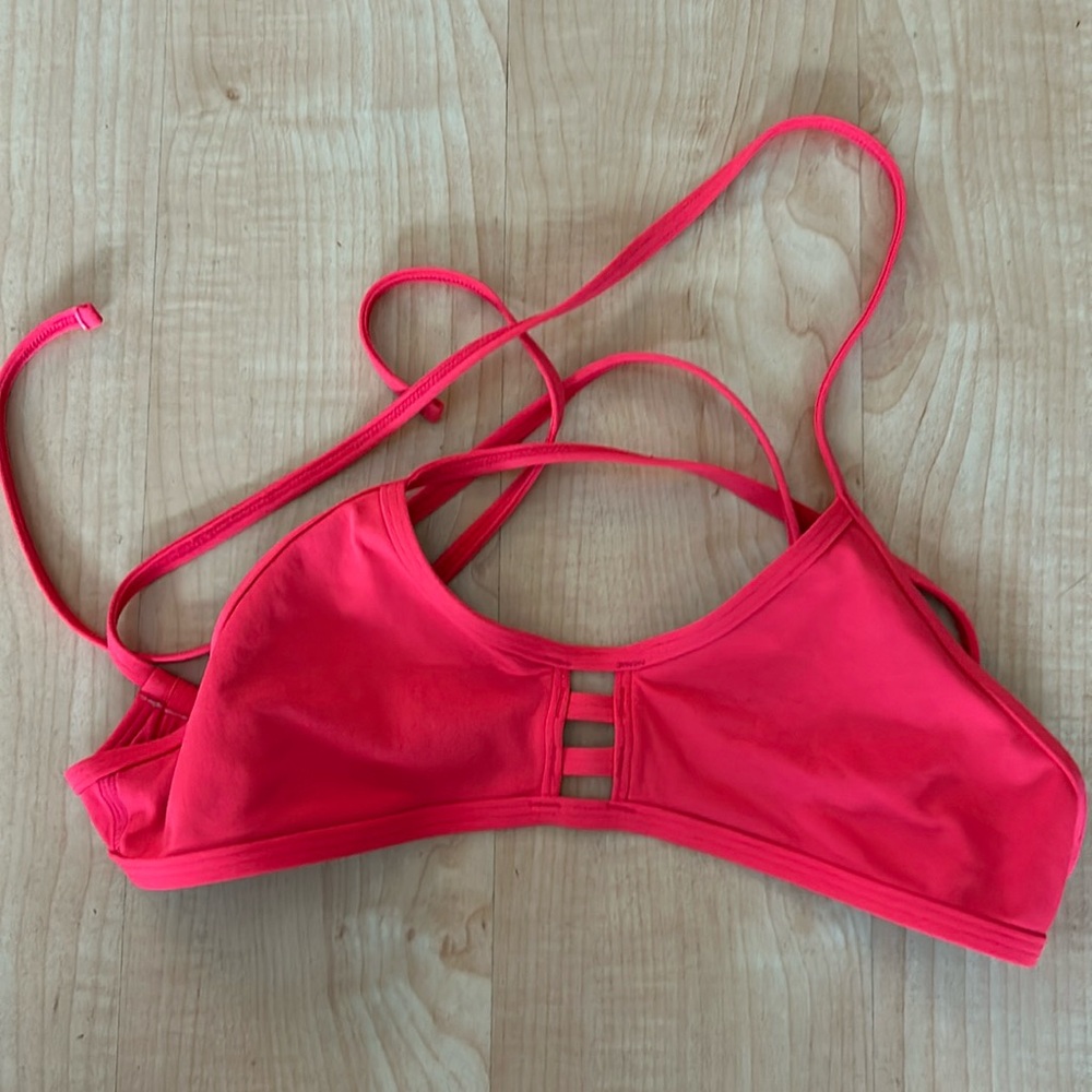 Jolyn tomcat bikini top, size M, red